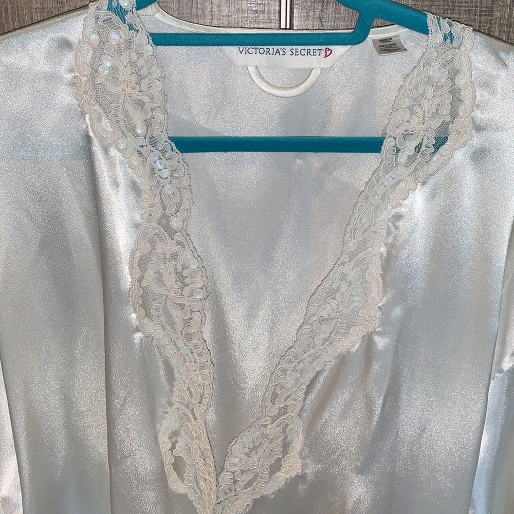 Victoria’s secret’s Satin Robe - Picture 5 of 14